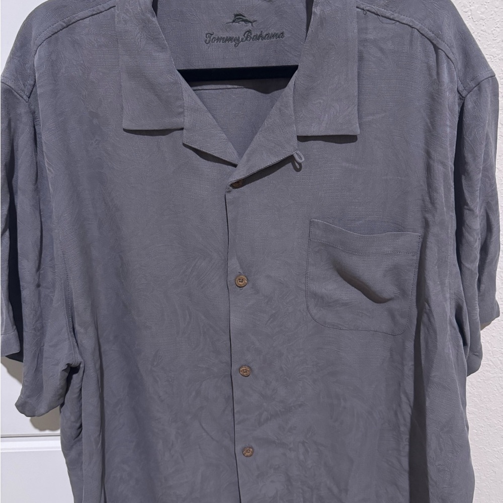 Tommy Bahama Gray Casual Button Down Shirt with Camp Collar